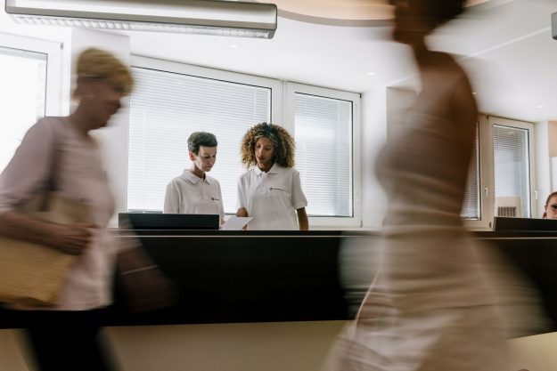 Besuch Praxis Rezeption am Kurfürstendamm